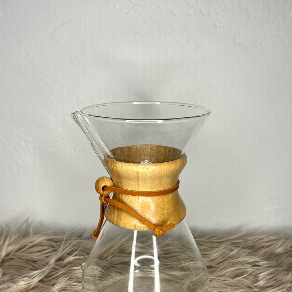 Chemex 6-Cup Classic Series Pour-Over Coffee Maker – Wood Collar – Glass Carafe